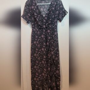 PrettyLittleThing Pink V-Neck Flutter Sleeve Sundress